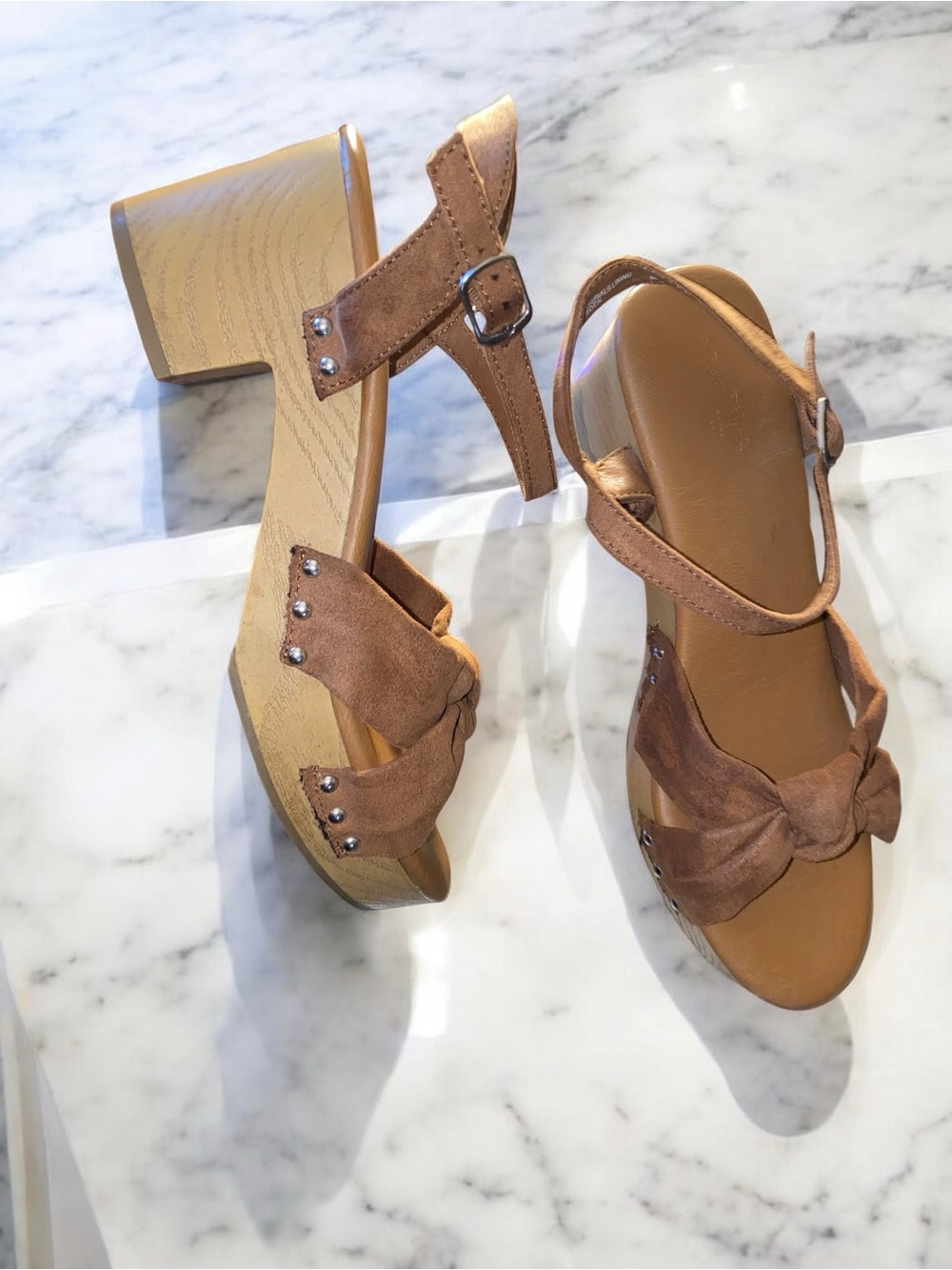 Universal Thread Tan Knotted Suede Block Heel Sandals